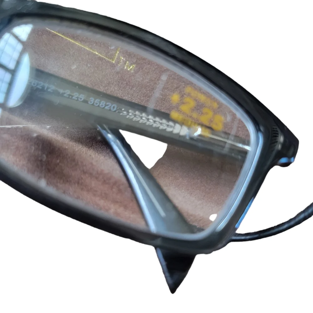 NWT Kirkland Reading Glasses 2.25 with case